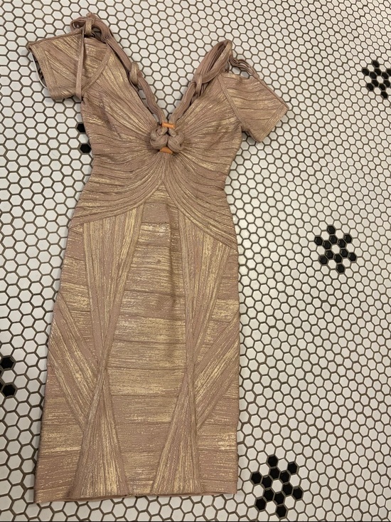 Herve Leger Dresses & Skirts - Herve Leger Metallic Rose Gold Knot-Front Midi Dress
